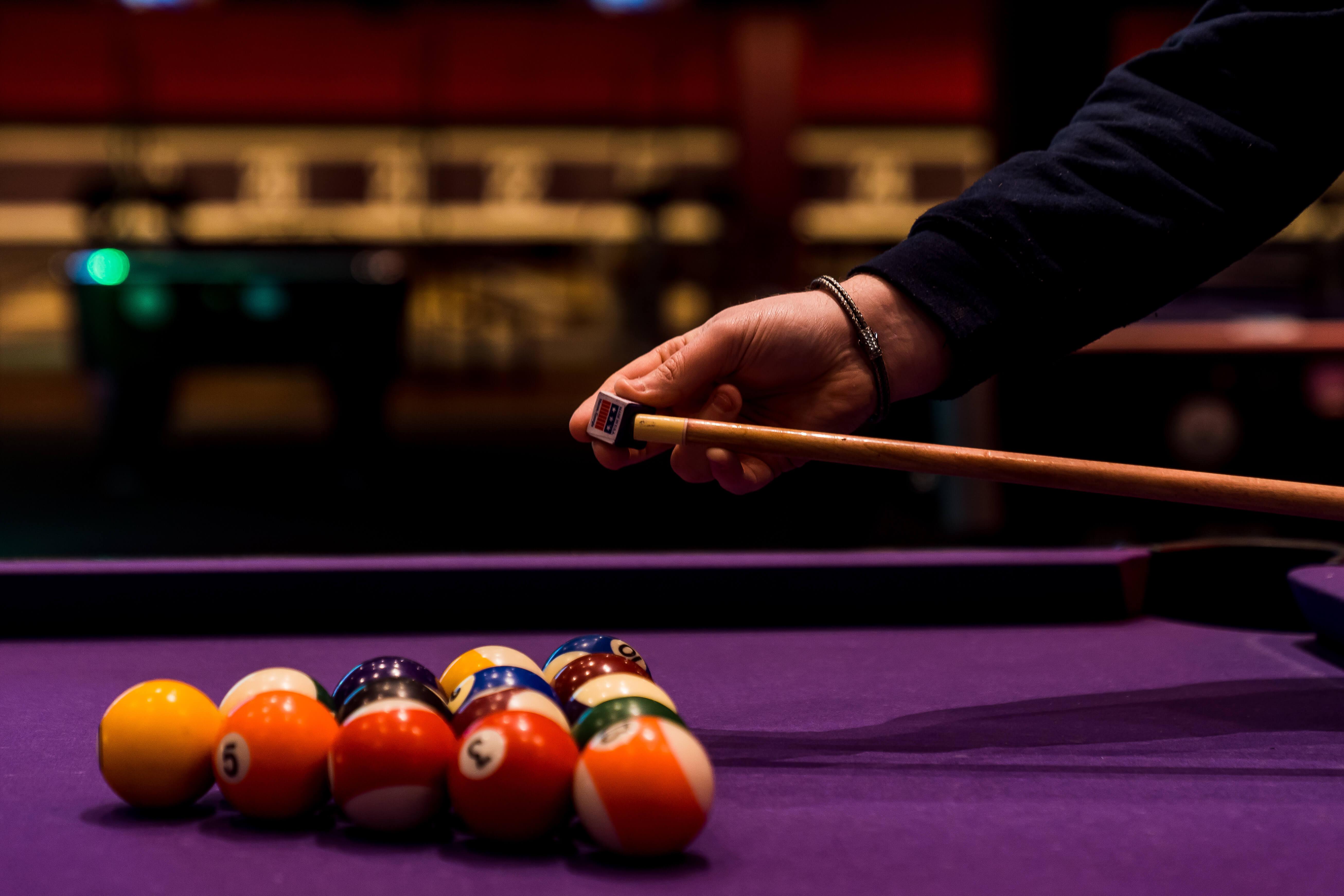 Chalking Pool Cue Pool Tables 2