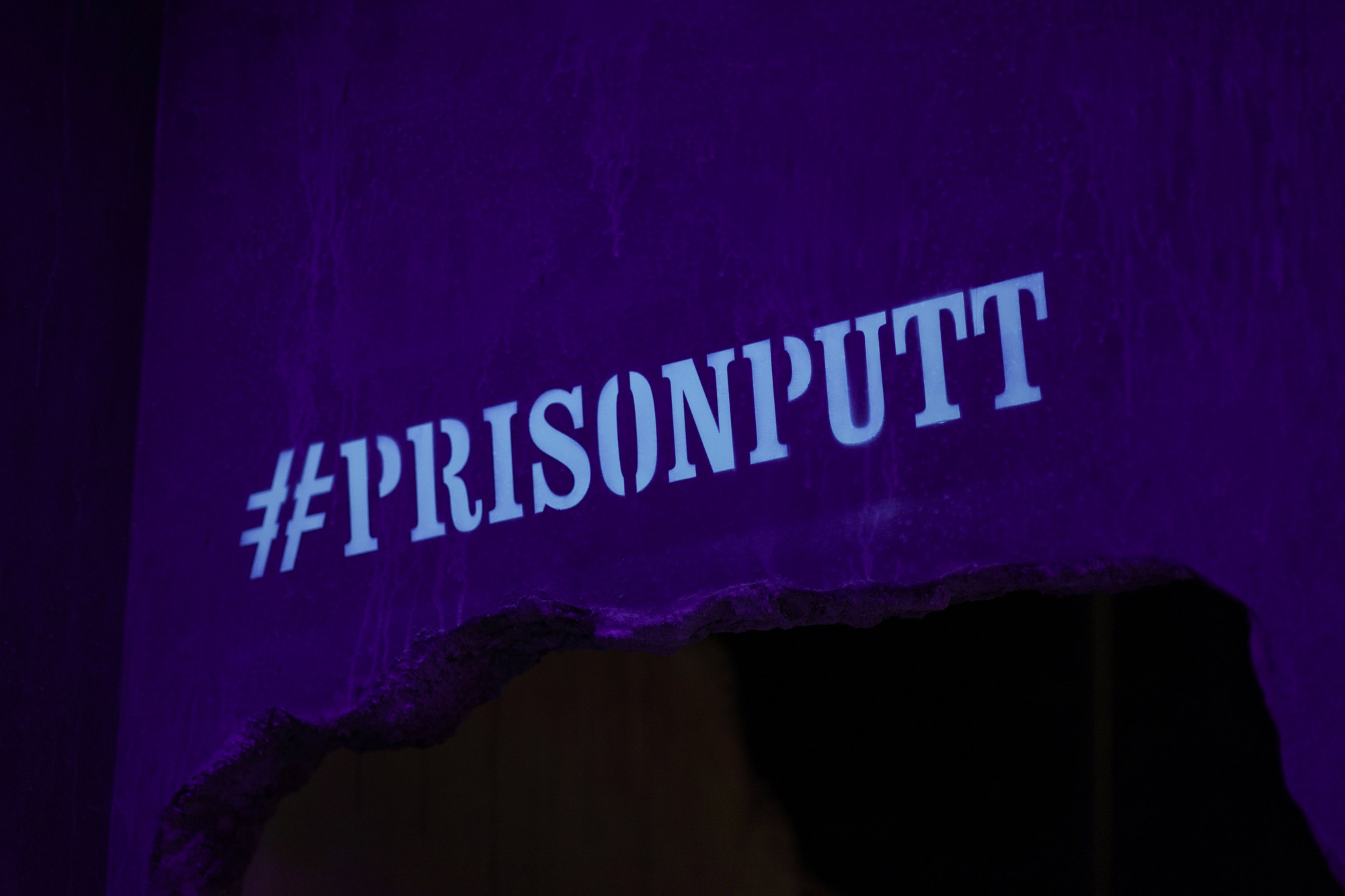 Prison Putt Crazy Golf Sign