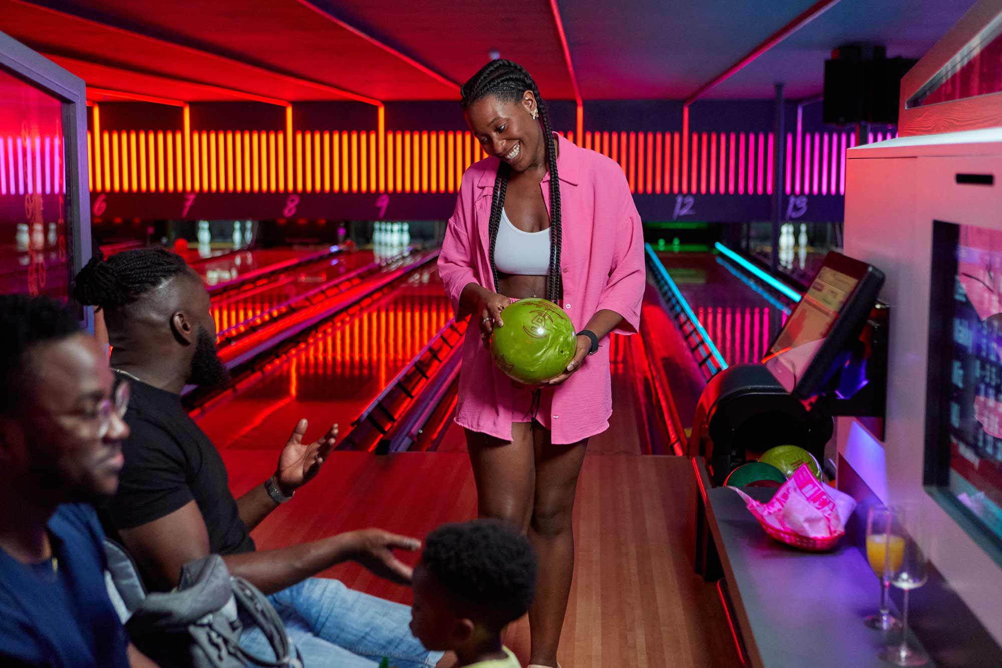 Milton keynes bowling friends on lane