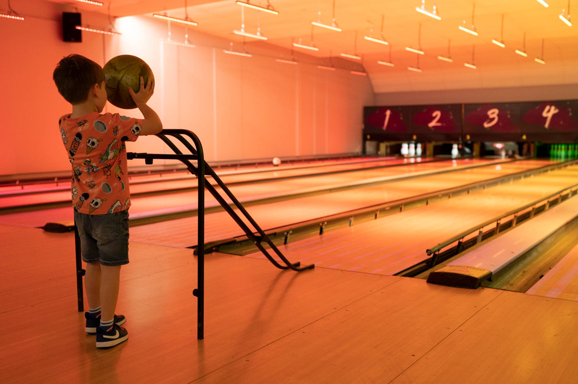 Northampton bowling young boy using ramp