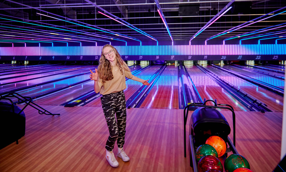 Bowling Cardiff Girl On Nantgarw Bowling Lanes